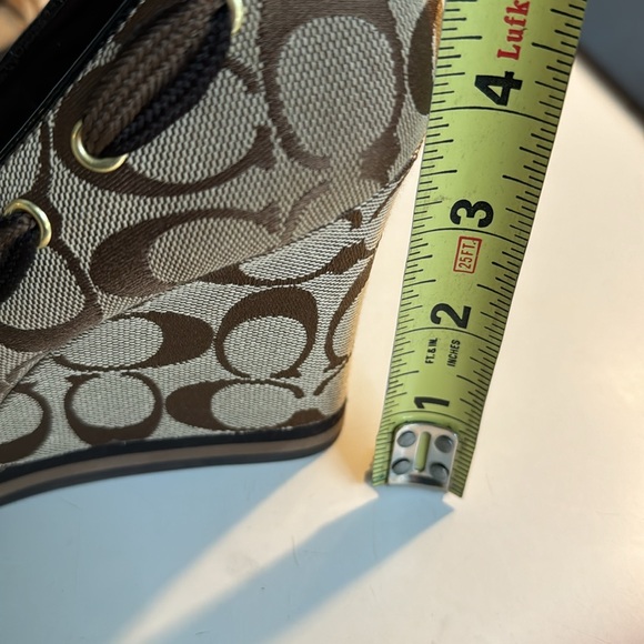 Coach adorable round toe logo monogram wedges with bows NOS without tags size 8 - Picture 13 of 13